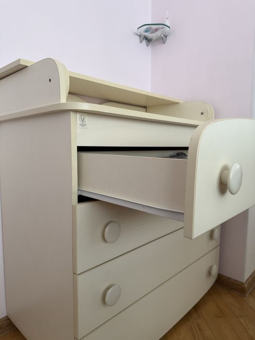 Ліжко дитяче з комодом та пеленальним столиком