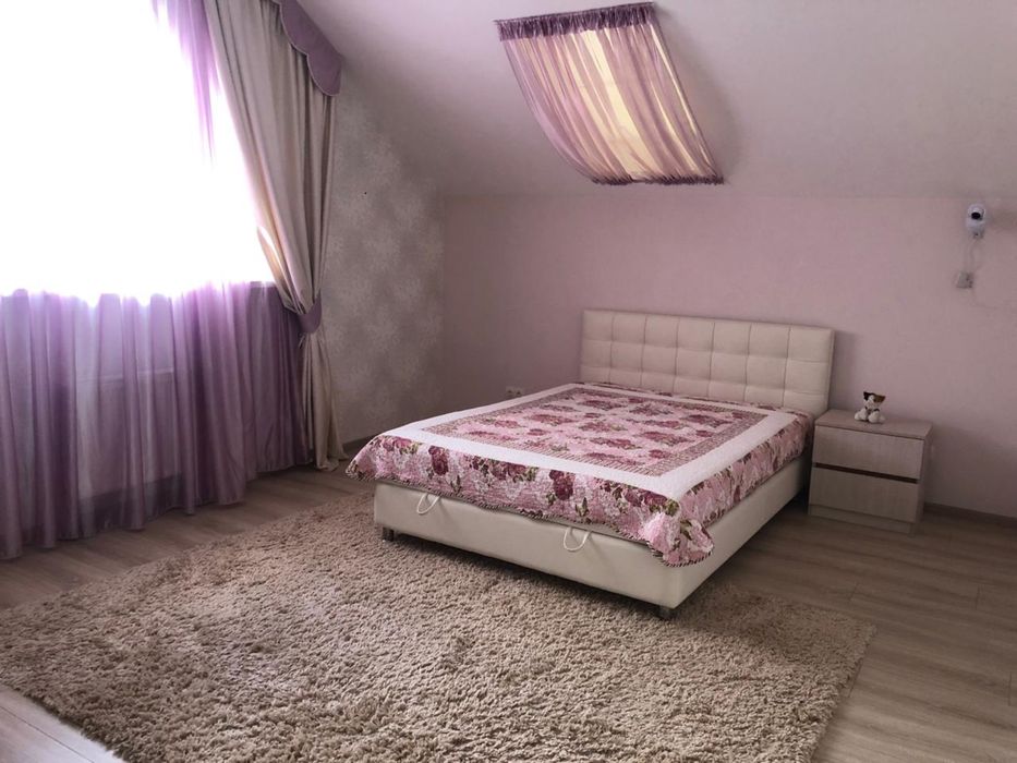Продаж будинку з басейном в Лісниках 380 м2