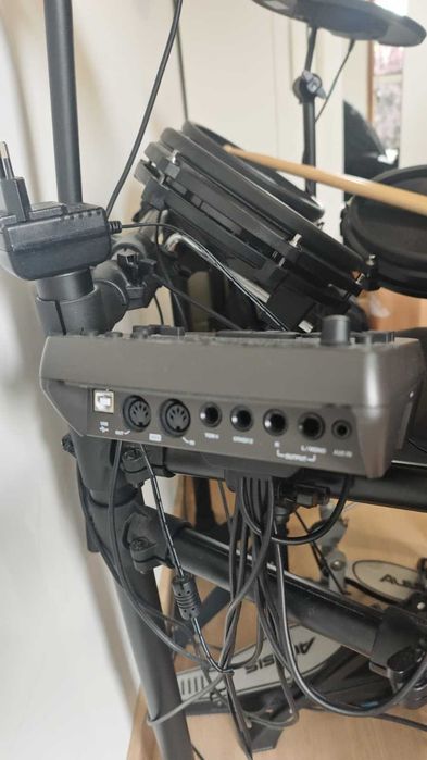 Bateria Eletrónica Alesis Nitro.