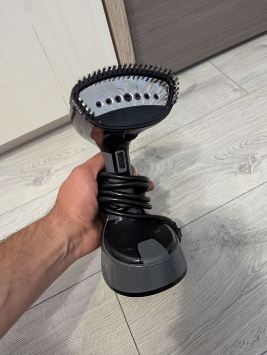 Відпарювач випаровувач для одягу