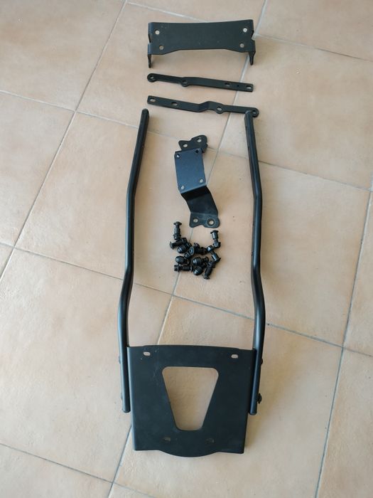 Suporte de top case Givi para Yamaha MT 125