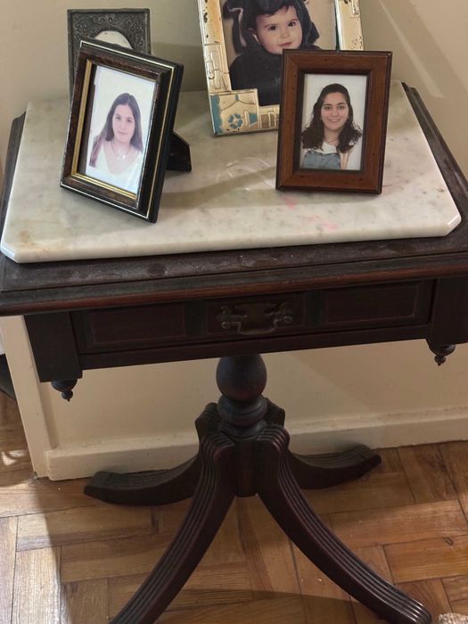 Mesa de apoio ou de cabeceira