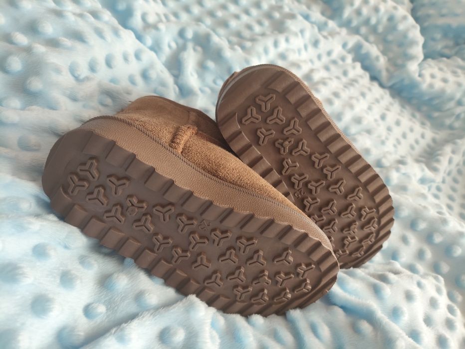 Взуття дитяче уги