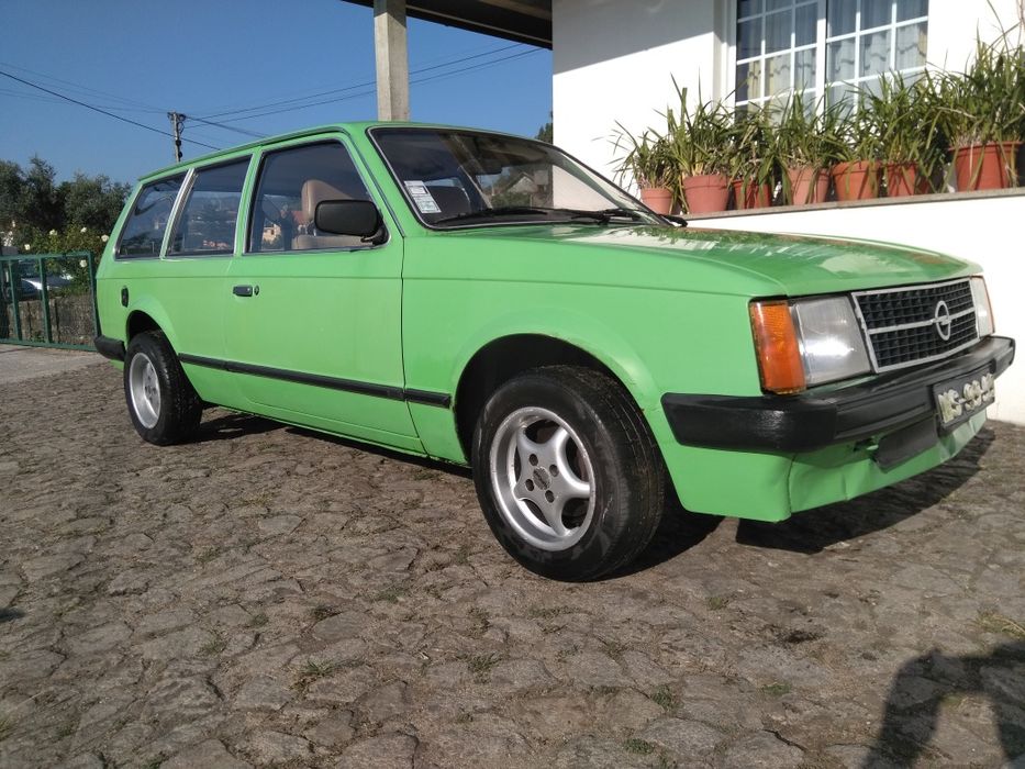 Kadett D Caravan 3p 1.3s