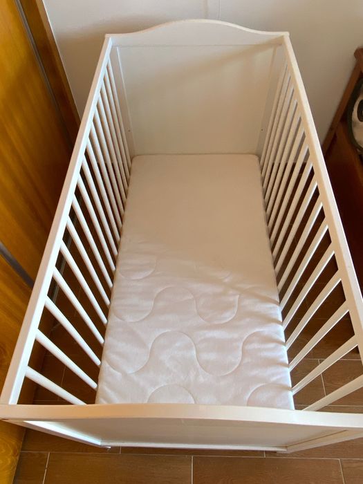 Berço bebé IKEA e colchão