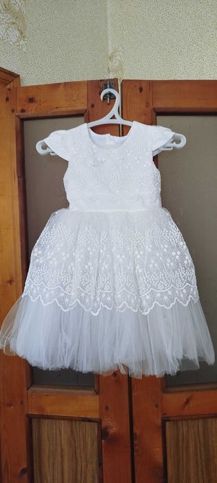 Сукня на дівчинку 3-5 років
