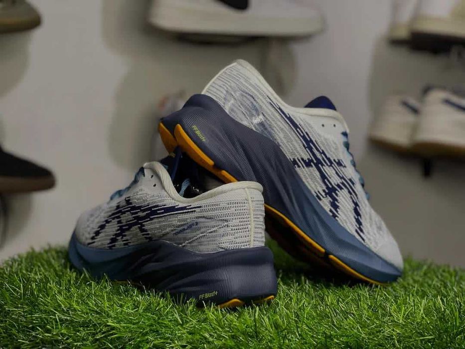 Кросівки Asics NovaBlast 3