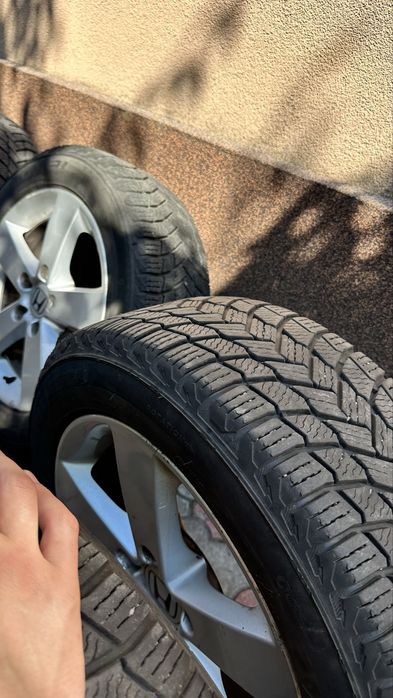 Титани на гарній зимовій шині Michelin 205/55 R16