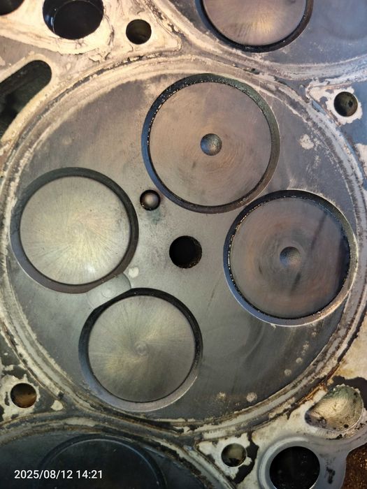 двигатель 2,0TDI AZV BKD по запчастям 038105021AB