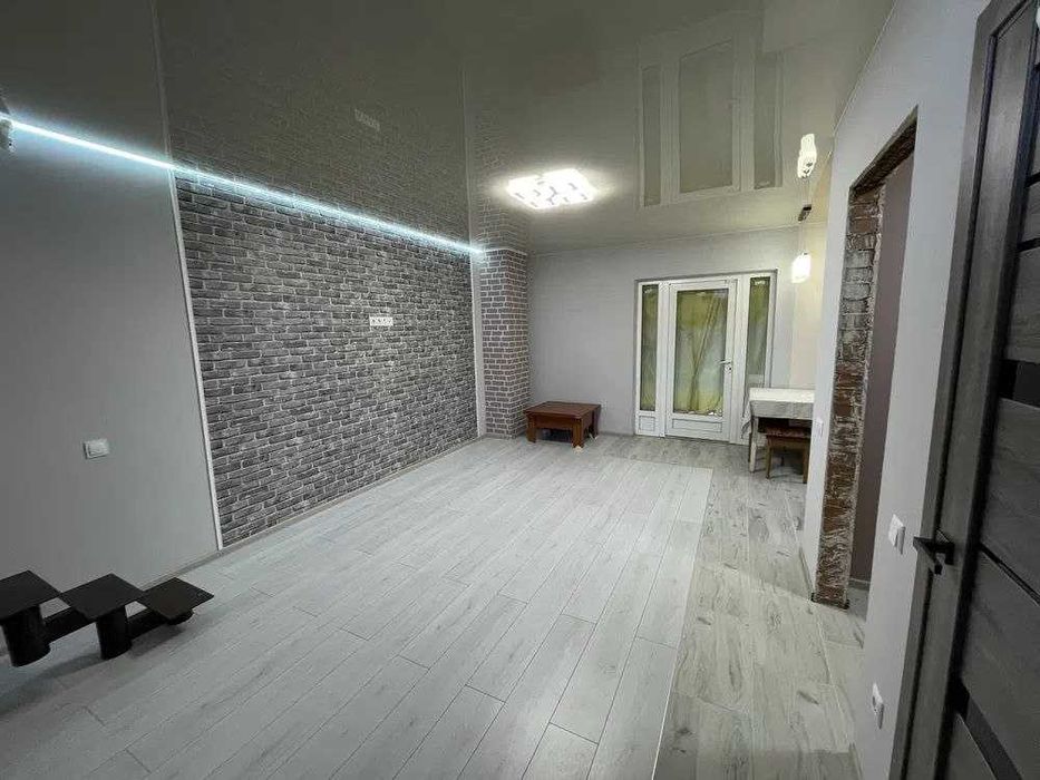 Продаж окремого  будинку з ремонтом. ділянка 6сот  поруч зі Львовом!