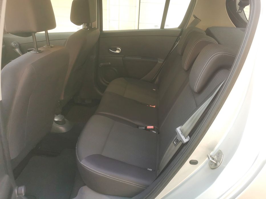 Renault Clio 1.5dci de 2010(Com Auto Rádio Android)