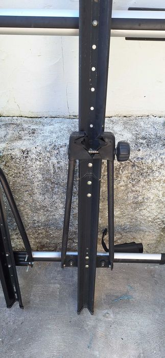 Barras de tejadilho Thule em alumínio com suporte para 3 bicicletas