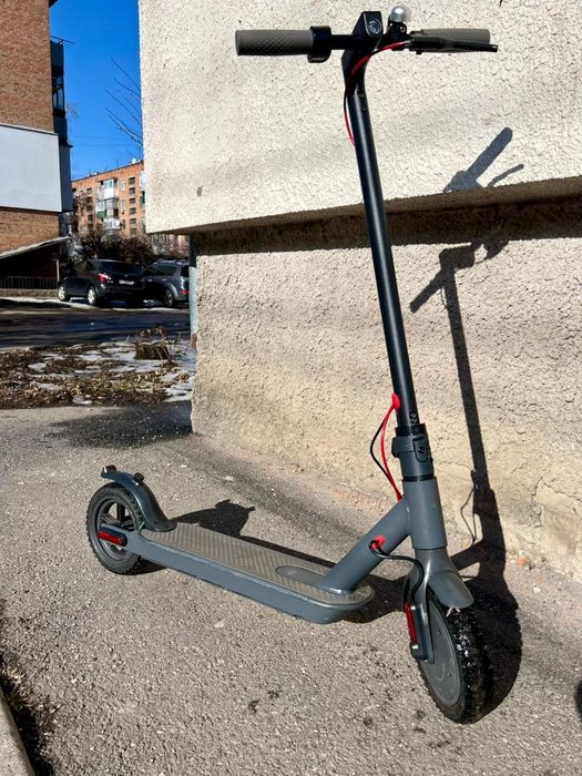 Електросамокат Xiaomi M365