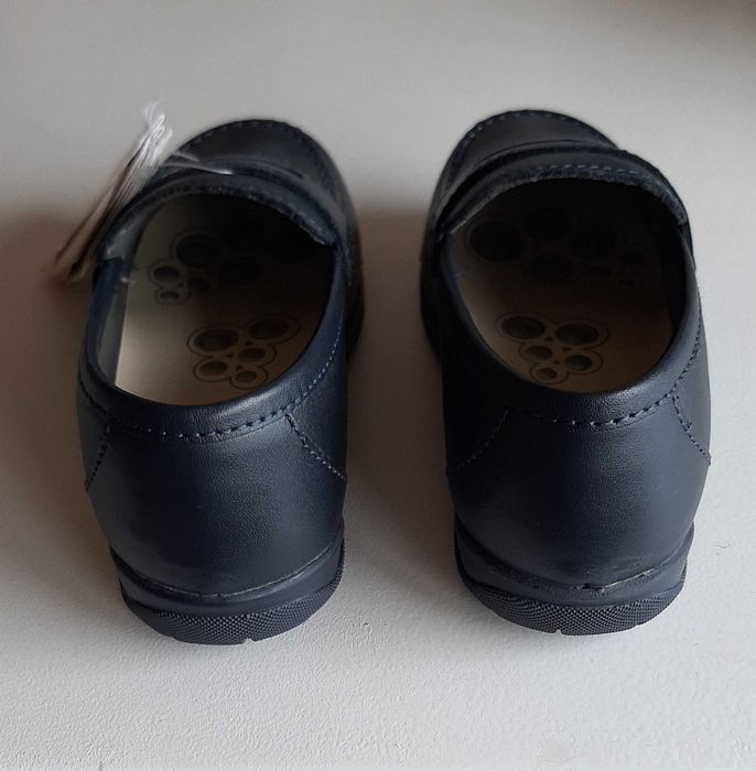 Sapatos de menino Novos