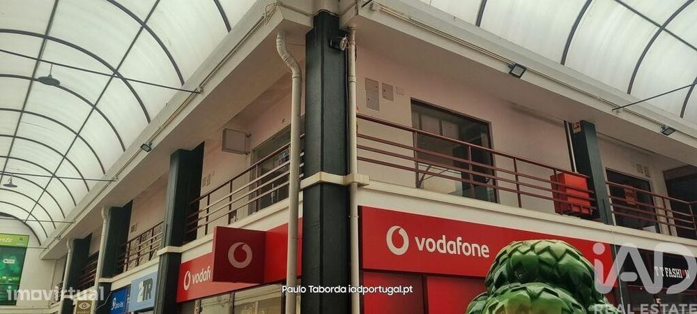 Loja / Estabelecimento Comercial em Sé e São Lourenço de 97,00 m2