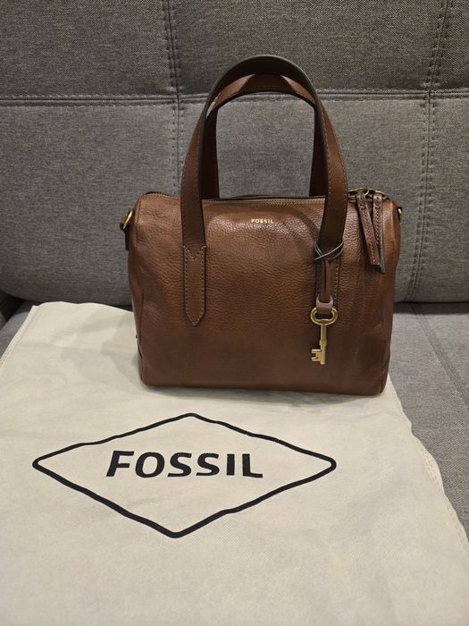 Продам шкіряну сумку FOSSIL