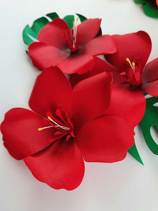 Flores de papel para decoração de festas e topos de bolo