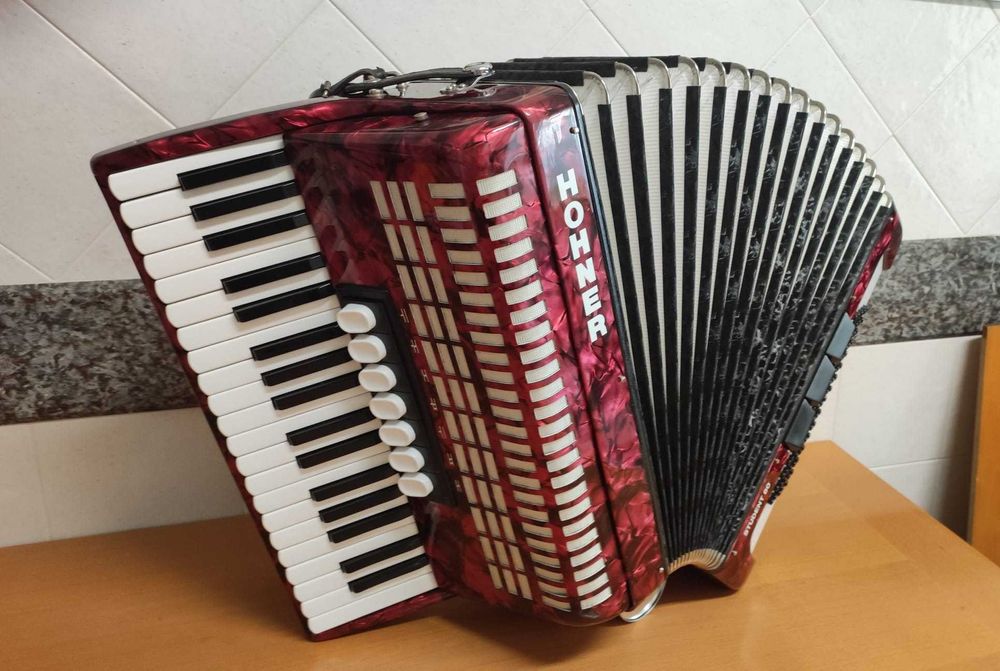 Acordeão Hohner à 3ª Voz - Acordeon