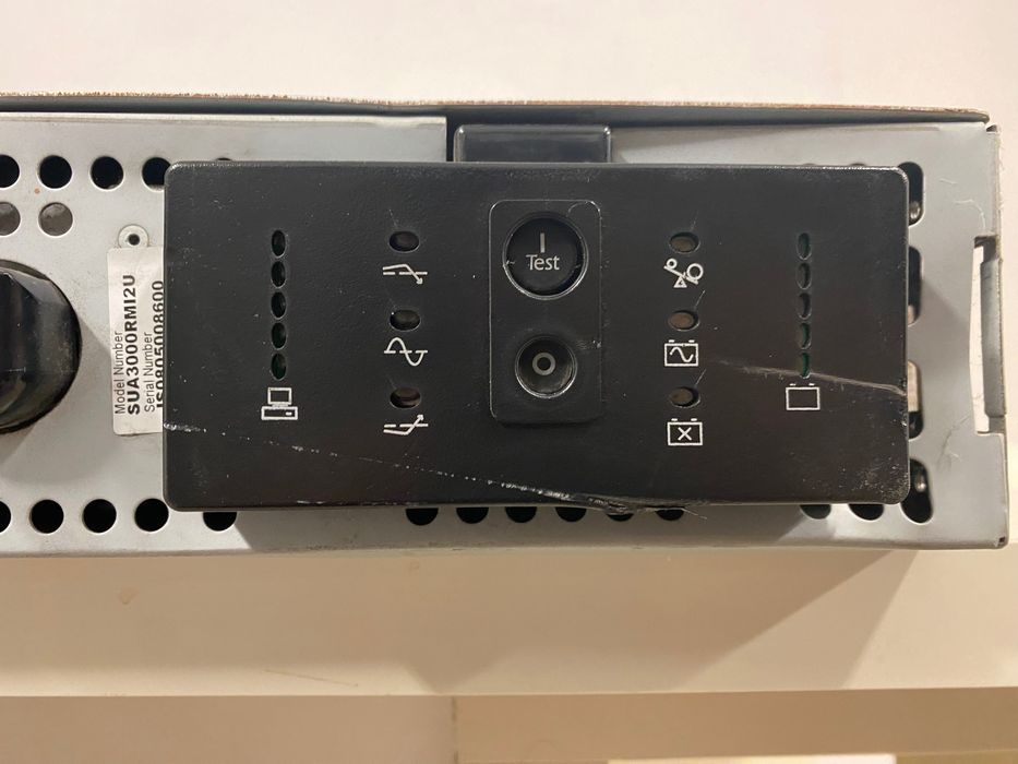 Ups smart ups 3000 bez baterii