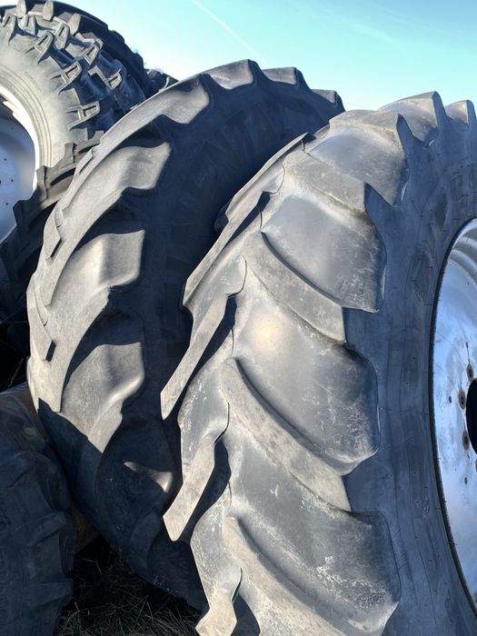 Koła opony 18.4r42 case john. Mf