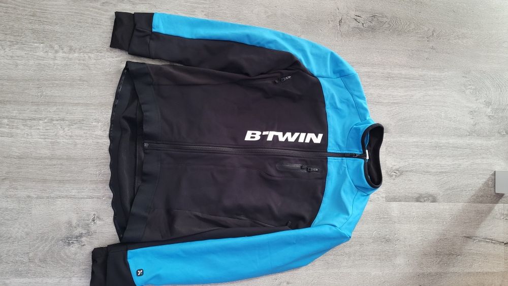 Zestaw ubrań i akcesoriów rowerowych