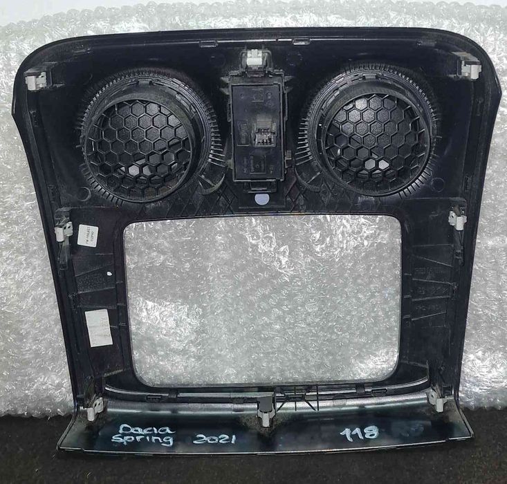 Difusor / Saída de Ar 687607797R - DACIA SPRING