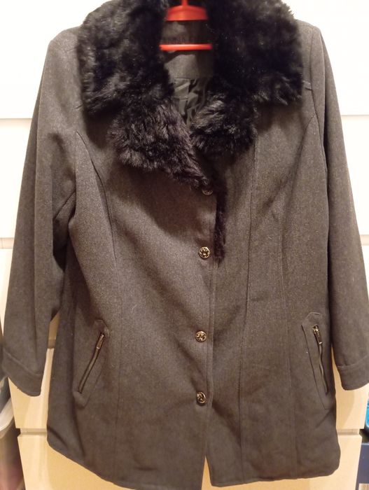 Płaszczyk z kołnierzem