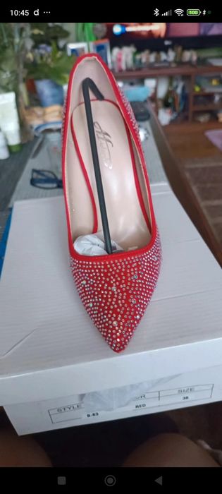 Nowe cyrkoniowe szpilki