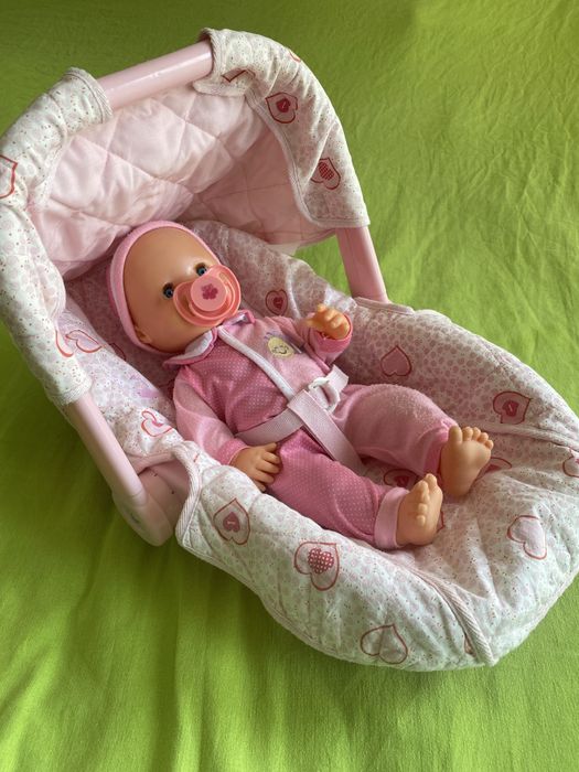 Nenuco grande com chucha e ovo de transporte