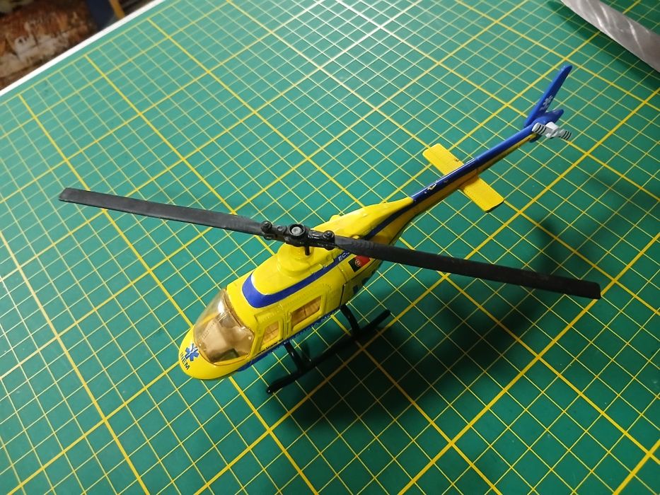 Helicóptero INEM miniatura Burago