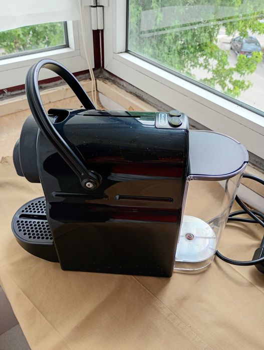Máquina de Café Nespresso Delonghi
