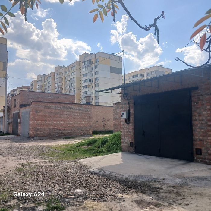 Продам гараж на Марії Башкірцевої