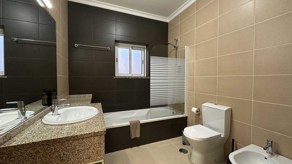 Predio Oura Albufeira com Rendimento