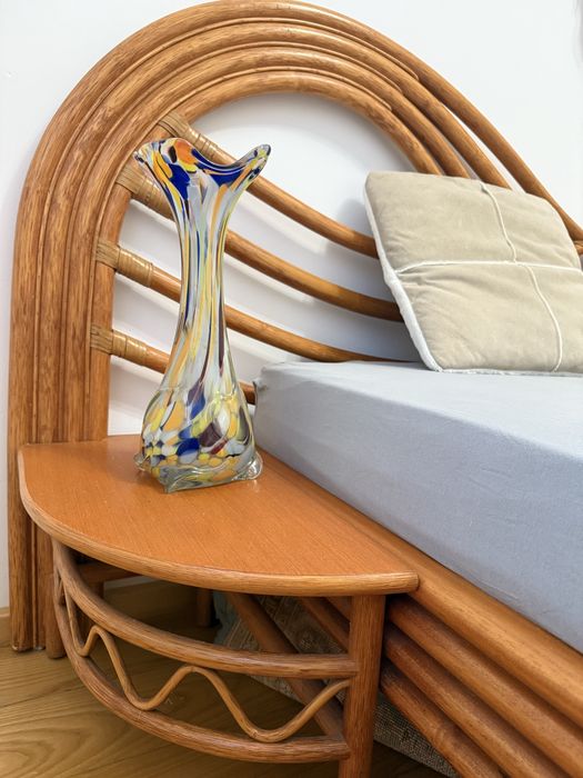 duże łóżko w stylu Boho