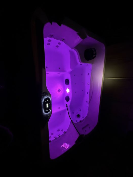 Jacuzzi zewnetrzne całoroczne 3 osobowe bluetooth muzyka