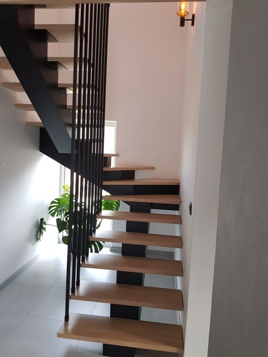 Balustrady aluminiowe nierdzewne szklane