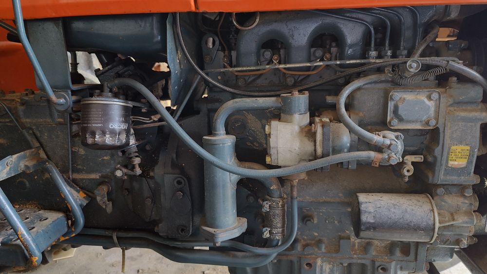 Trator Kubota L285 (31 cv) – 2WD –  Pneus novos – Isento de Arco