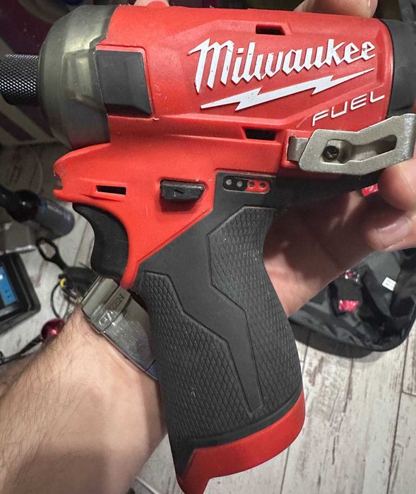 Гідравлічний імпакт MILWAUKEE M12 2551-22 (FQID-0) FUEL SURGE США