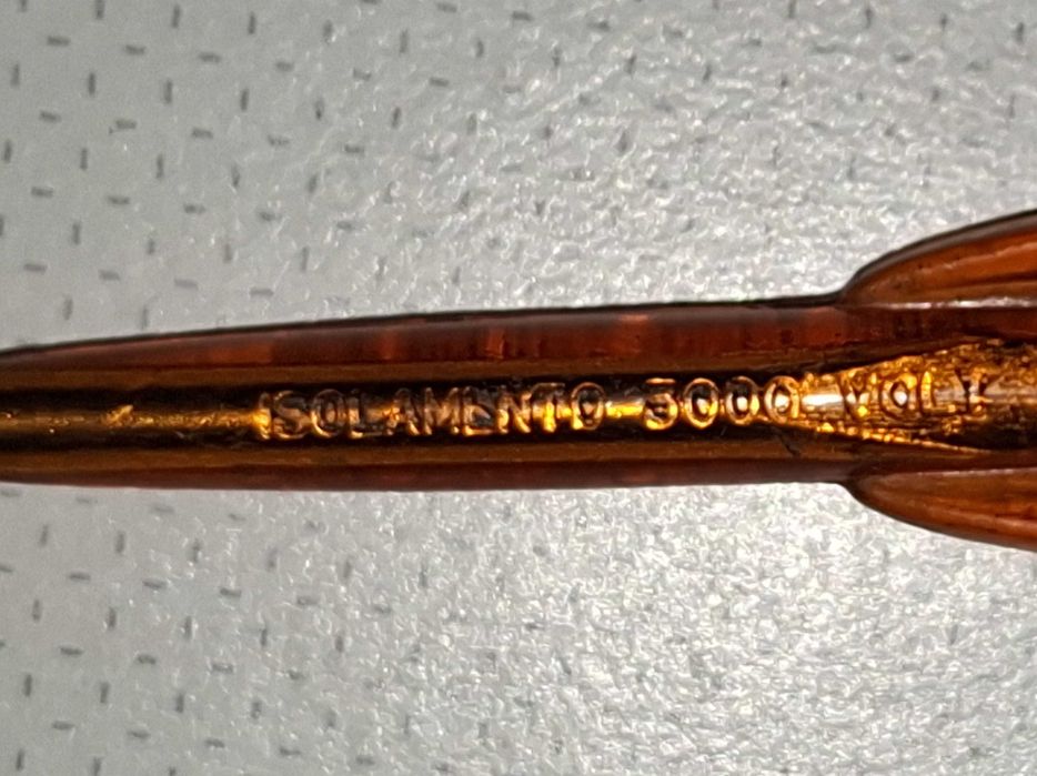 Duas Chaves de fenda de eletricista Ticino 5000v, vintage