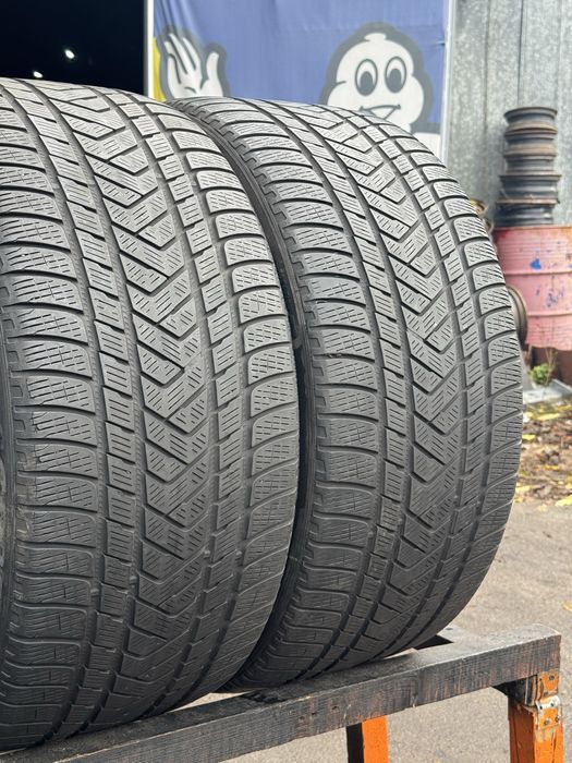 Шини зимові 2шт 285/35 R22 Pirelli Scorpion Winter