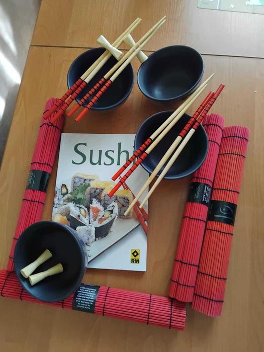 Zestaw do wykonania sushi.