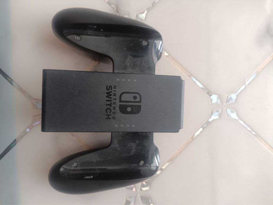 Продам комплект Nintindo switch v2 32gb + флешка 512gb + акк з іграми