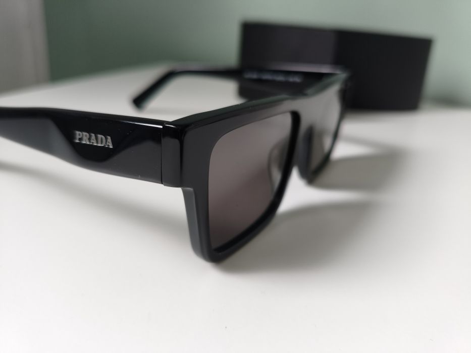 Okulary przeciwsłoneczne Prada - model 2026