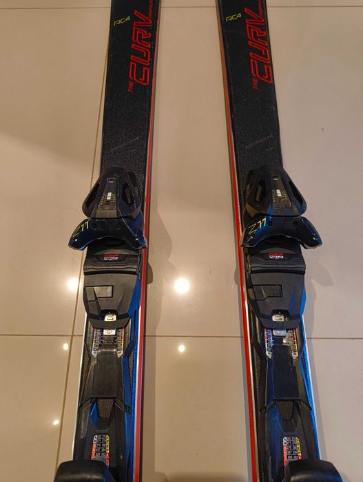 Narty Fischer RC4 The CURV Premium TI