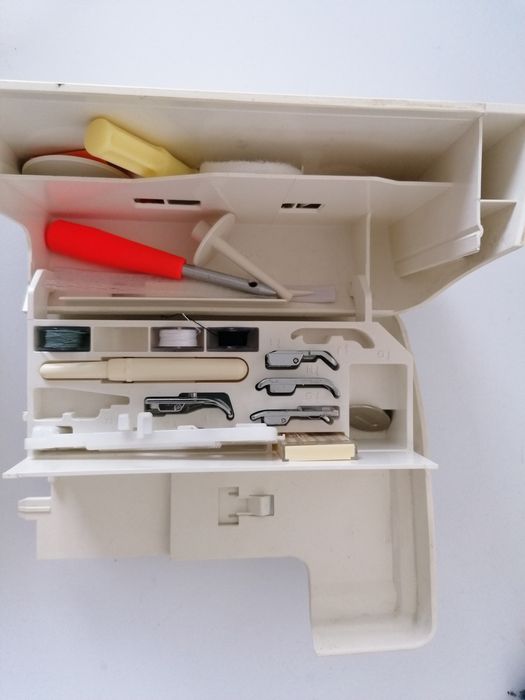 Комп'ютерна швейна машинка Brother 945