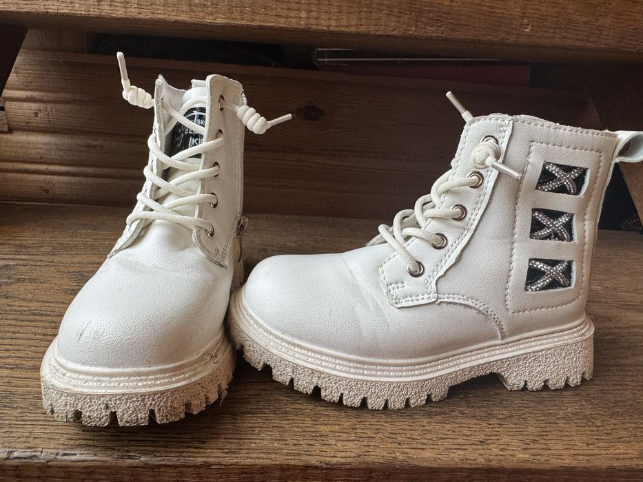 Осінні ботінки для дівчинки