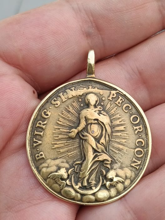 Bela medalha antiga ( Imaculada Conceição/ Santíssimo Sacramento,sécXVII