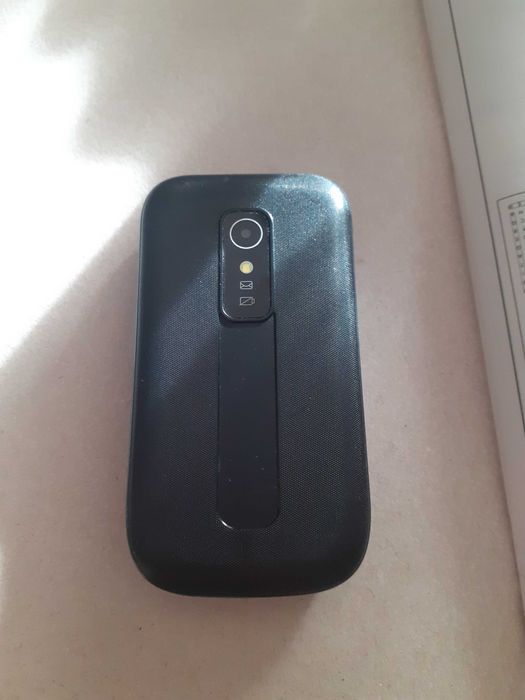 Telemóvel C11 com carregador