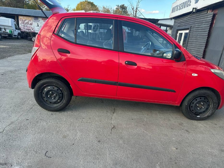Авто Hyundai i10 хюндай і 10.