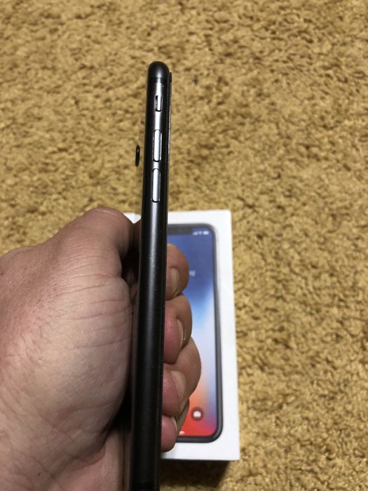 Продам IPhone 8 / 64ГБ